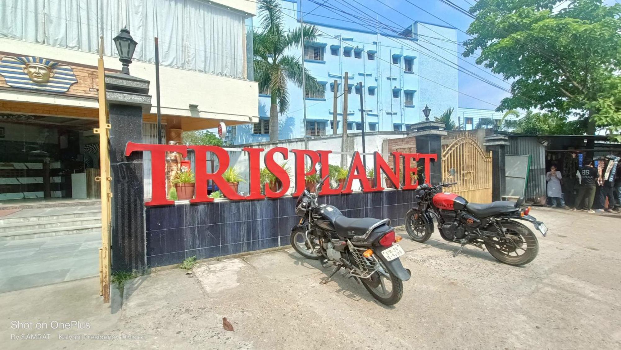 Trisplanet Hotel Kalyani Eksteriør billede